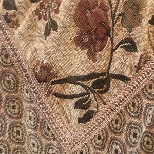 MWW Market tapestry throw